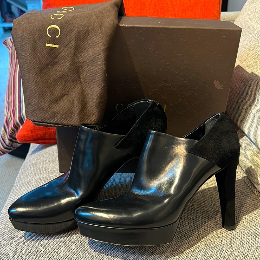 Authentic Gucci leather/suede ankle booties size 41 1/2 - 10.5 Us